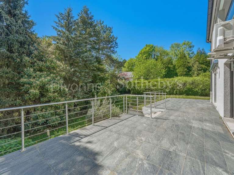 House Divonne-les-Bains - 5 bedrooms - 250m²