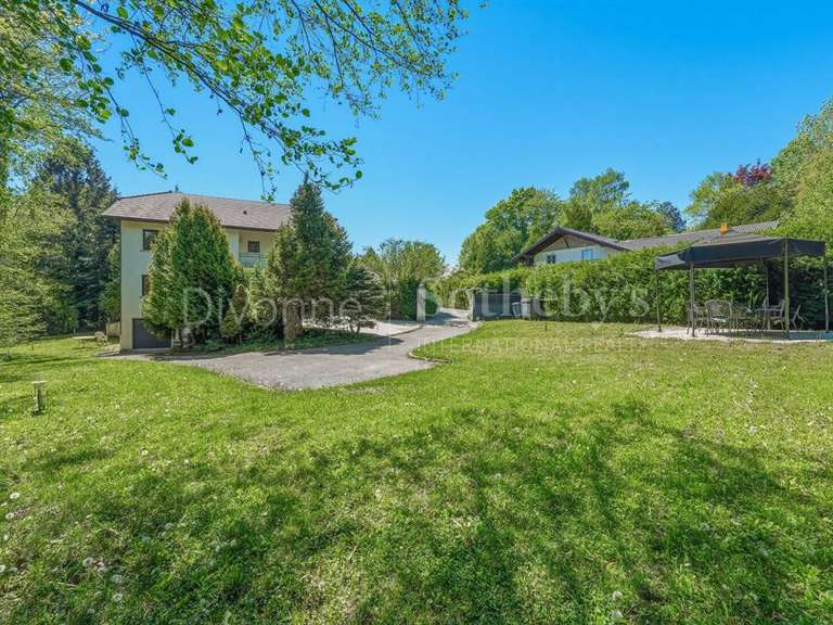 House Divonne-les-Bains - 5 bedrooms - 250m²