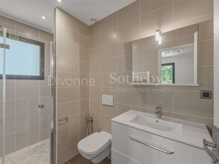 House Divonne-les-Bains - 5 bedrooms - 250m²