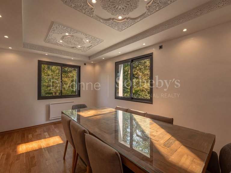 House Divonne-les-Bains - 5 bedrooms - 250m²