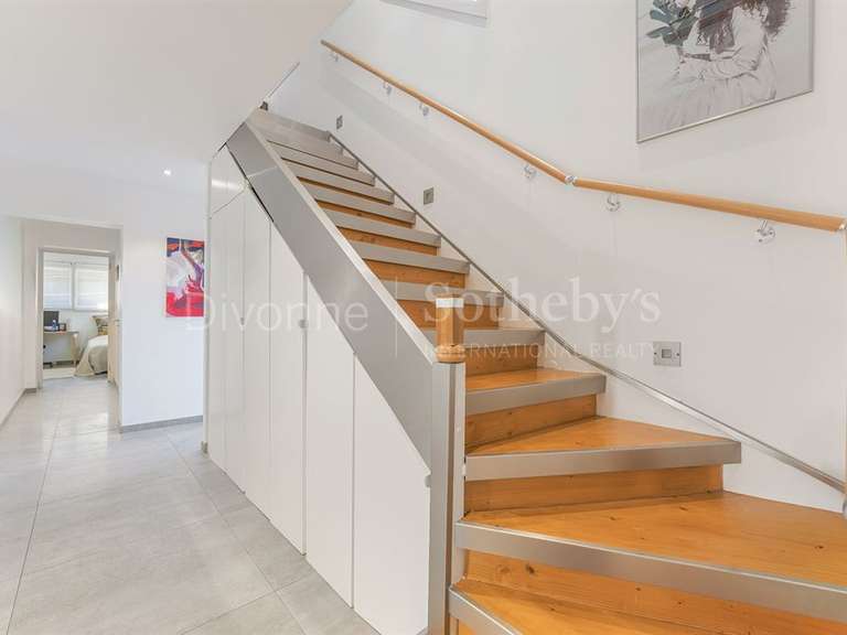 Maison Divonne-les-Bains - 5 chambres - 189m²