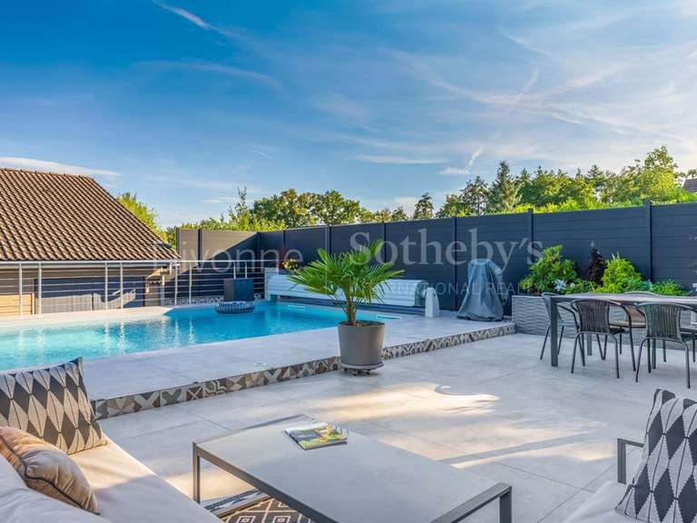 Maison Divonne-les-Bains - 5 chambres - 189m²