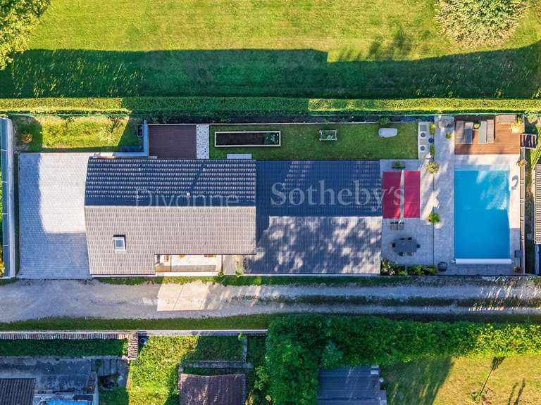 Maison Divonne-les-Bains - 5 chambres - 189m²