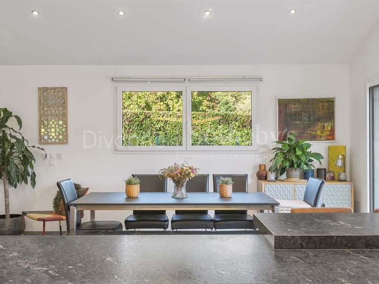 Maison Divonne-les-Bains - 5 chambres - 189m²