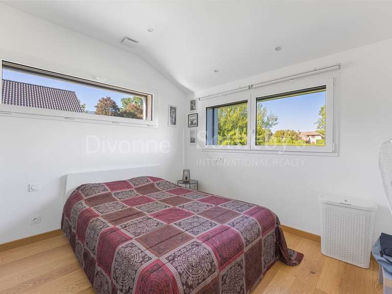 Maison Divonne-les-Bains - 5 chambres - 189m²