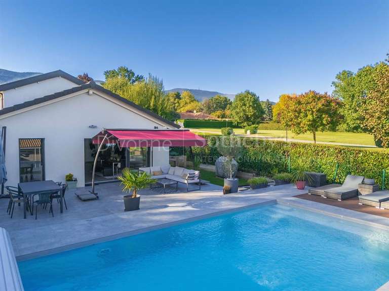 Maison Divonne-les-Bains - 5 chambres - 189m²
