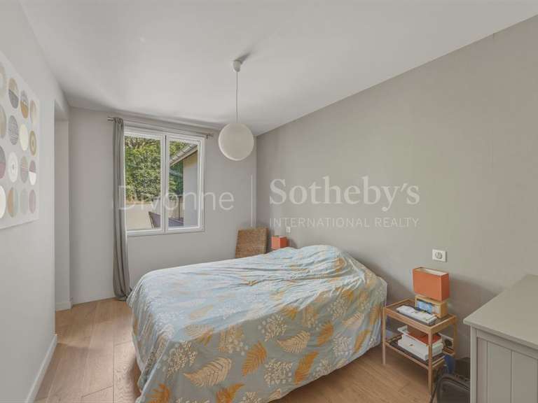 Maison Divonne-les-Bains - 4 chambres - 241m²