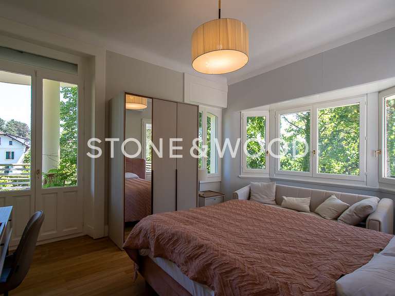 Maison Divonne-les-Bains - 5 chambres - 232m²