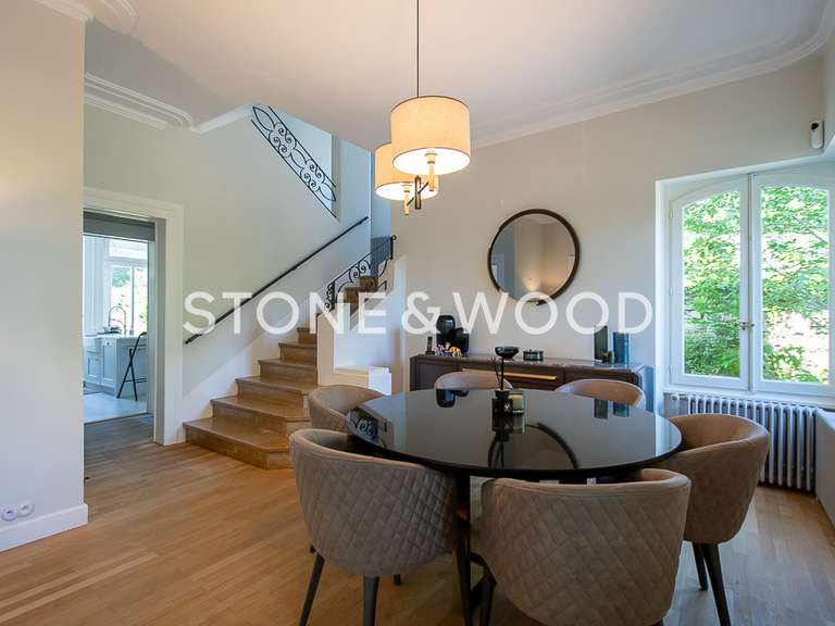 Maison Divonne-les-Bains - 5 chambres - 232m²