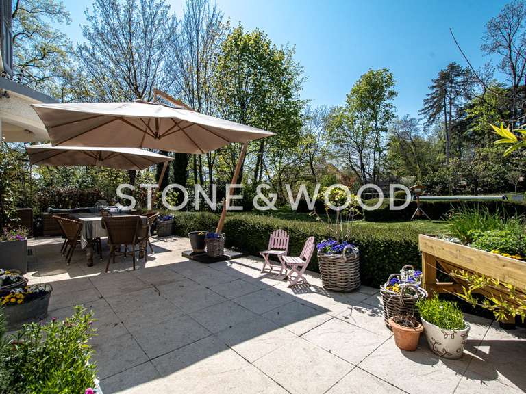 Maison Divonne-les-Bains - 5 chambres - 232m²