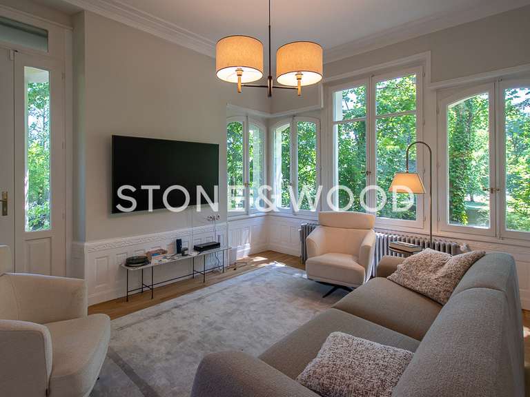 Maison Divonne-les-Bains - 5 chambres - 232m²