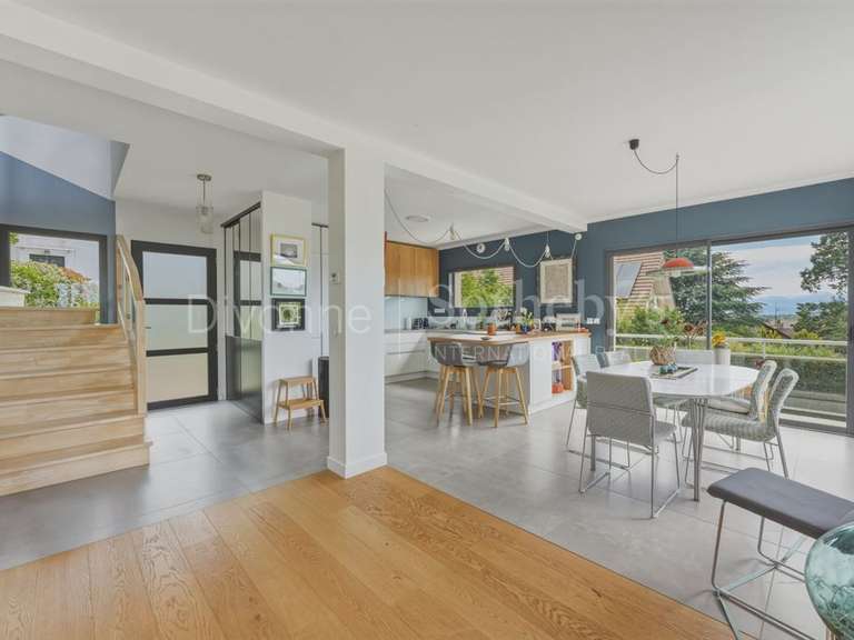 Maison Divonne-les-Bains - 4 chambres - 232m²