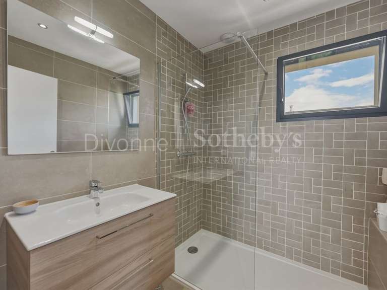 Maison Divonne-les-Bains - 4 chambres - 232m²