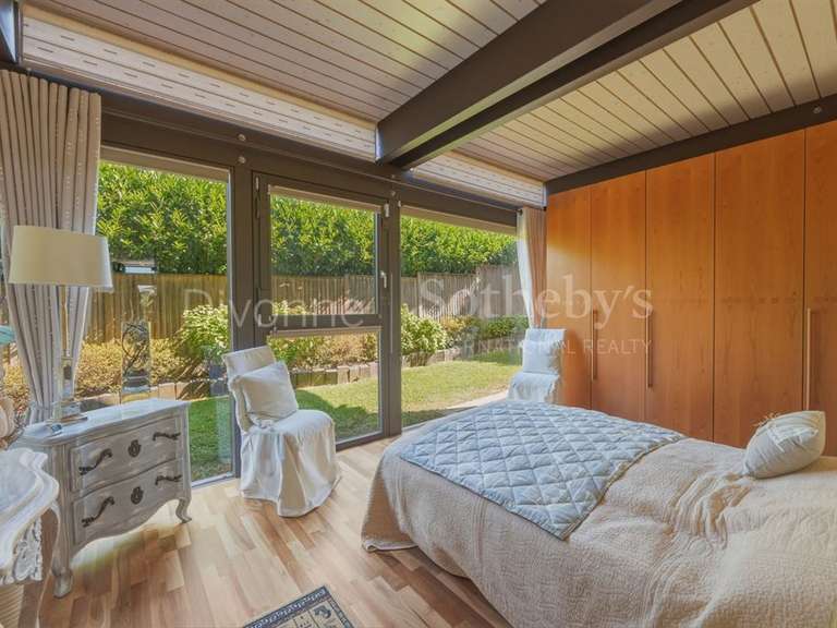 Maison Divonne-les-Bains - 4 chambres - 316m²