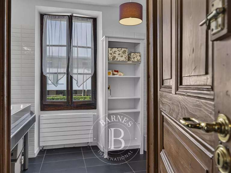 Maison Divonne-les-Bains - 4 chambres - 343m²