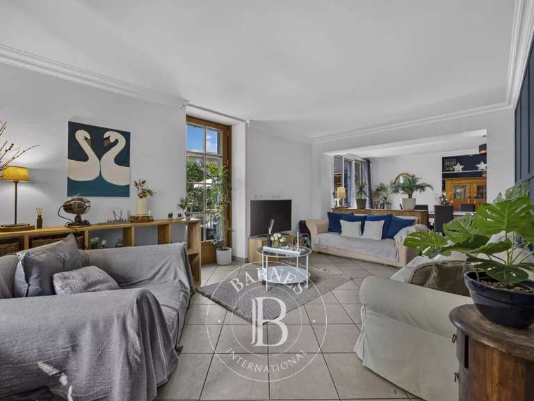 Maison Divonne-les-Bains - 4 chambres - 343m²