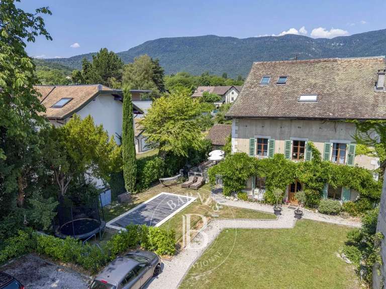 Maison Divonne-les-Bains - 4 chambres - 343m²