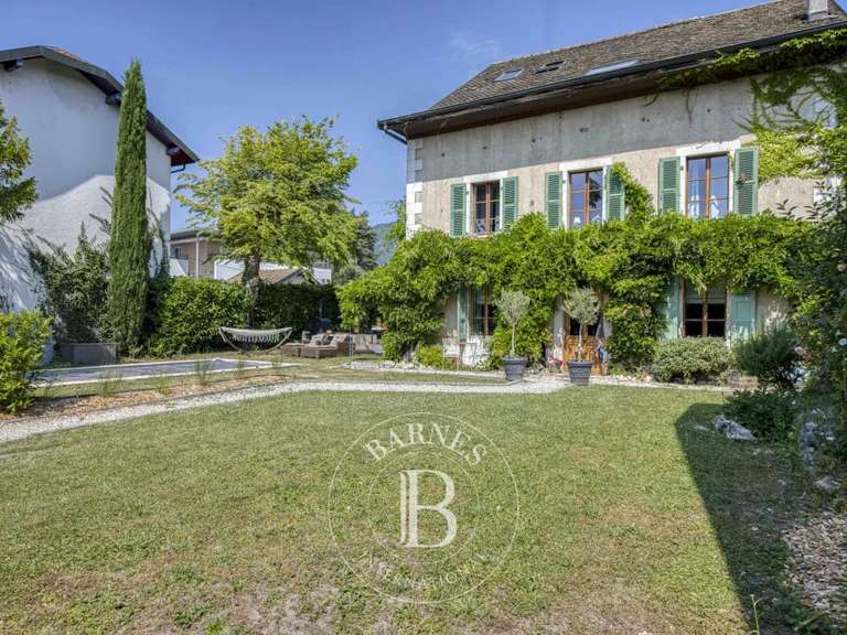 Maison Divonne-les-Bains - 4 chambres - 343m²