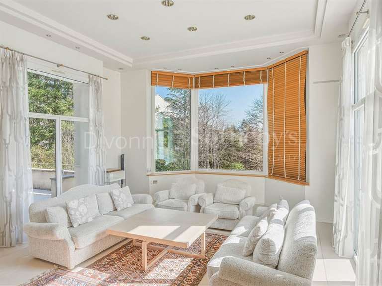 Maison Divonne-les-Bains - 5 chambres - 517m²