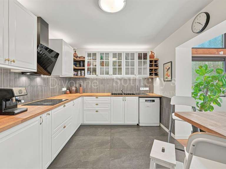 Maison Divonne-les-Bains - 5 chambres - 317m²
