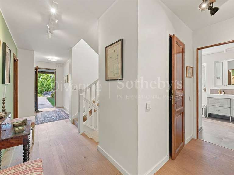 Maison Divonne-les-Bains - 5 chambres - 317m²