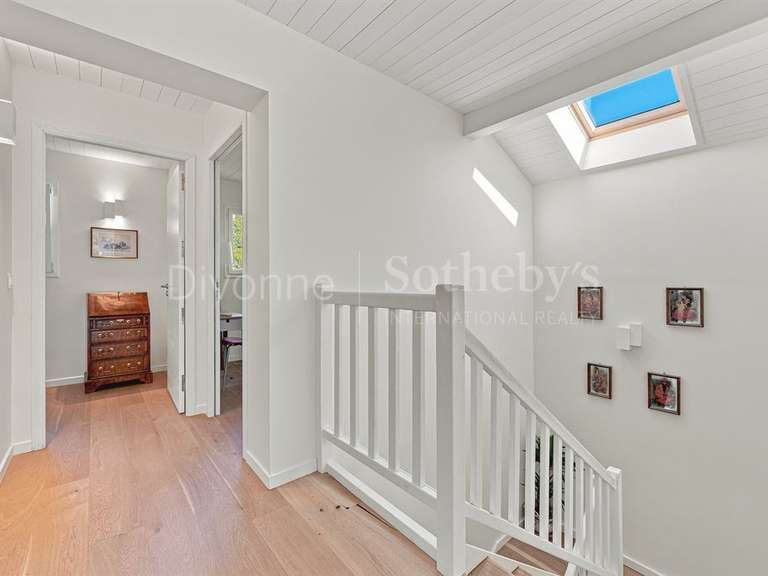 Maison Divonne-les-Bains - 5 chambres - 317m²