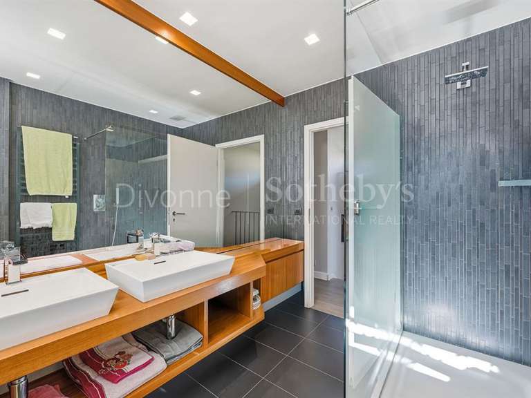 Maison Divonne-les-Bains - 4 chambres - 364m²