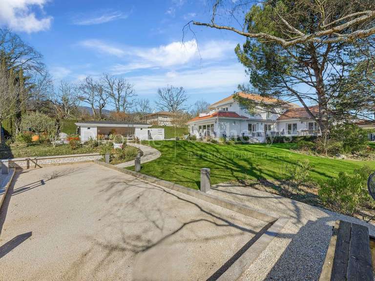 Maison Divonne-les-Bains - 4 chambres - 364m²