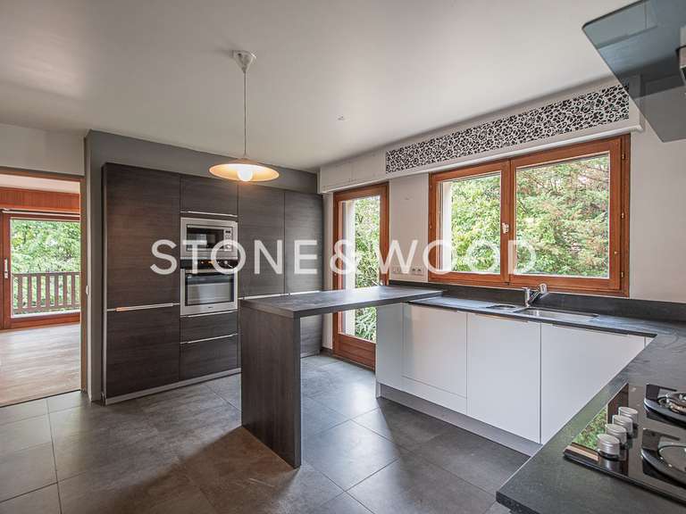 Maison Divonne-les-Bains - 6 chambres - 225m²