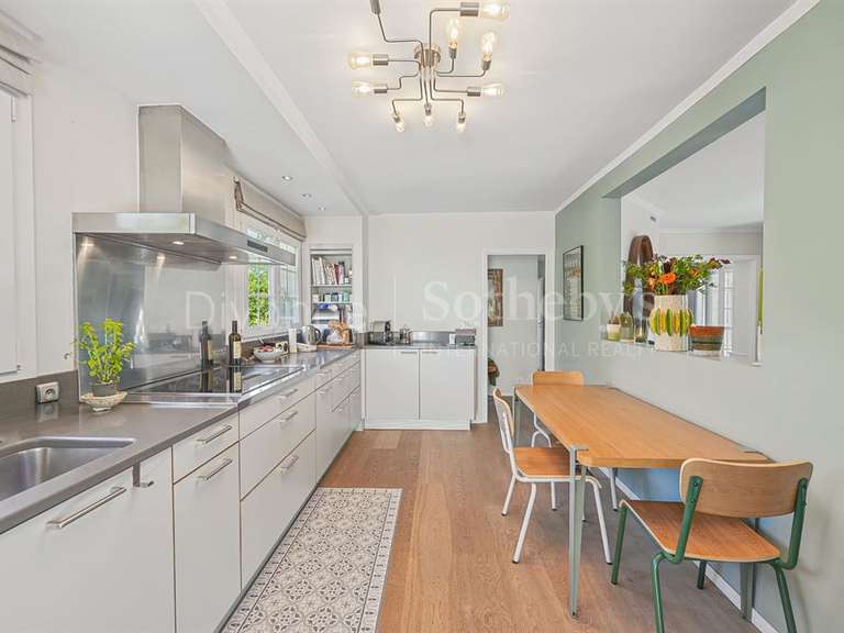 Maison Divonne-les-Bains - 4 chambres - 192m²