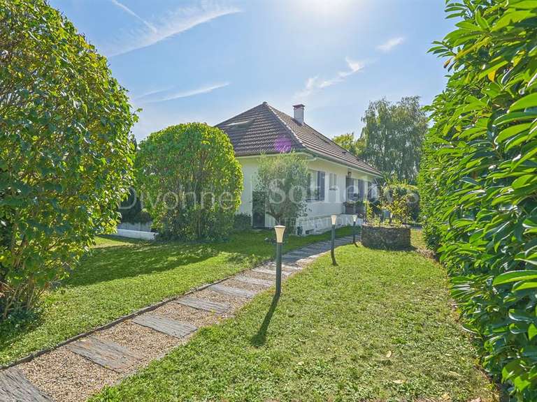 Maison Divonne-les-Bains - 4 chambres - 192m²