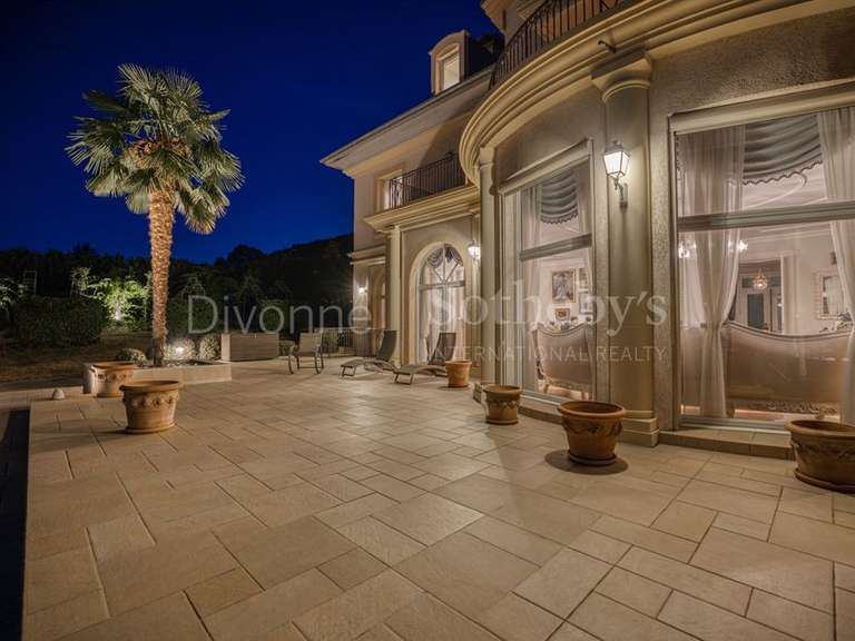 Propriété Divonne-les-Bains - 8 chambres - 1094m²