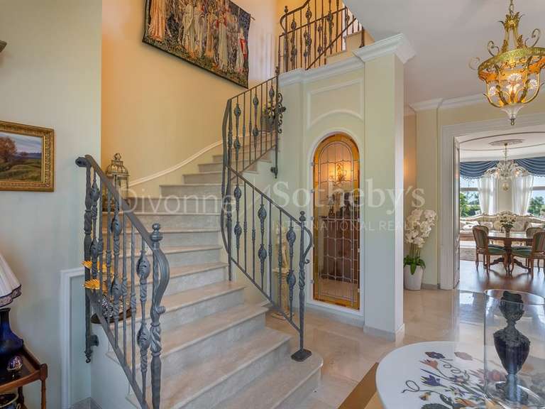 Propriété Divonne-les-Bains - 8 chambres - 1094m²