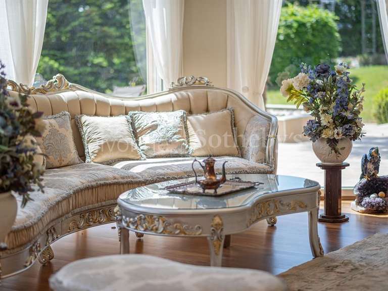 Propriété Divonne-les-Bains - 8 chambres - 1094m²