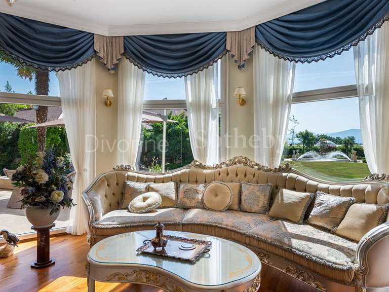 Propriété Divonne-les-Bains - 8 chambres - 1094m²