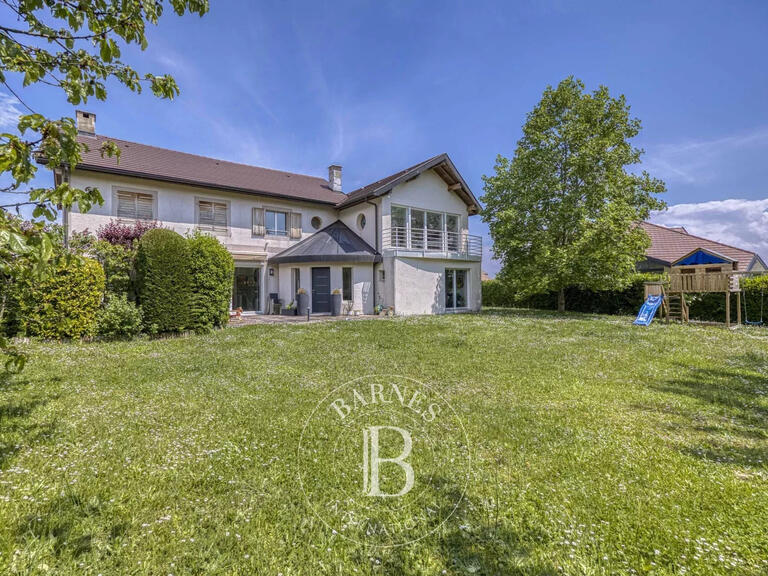 Villa Divonne-les-Bains - 5 bedrooms - 226m²