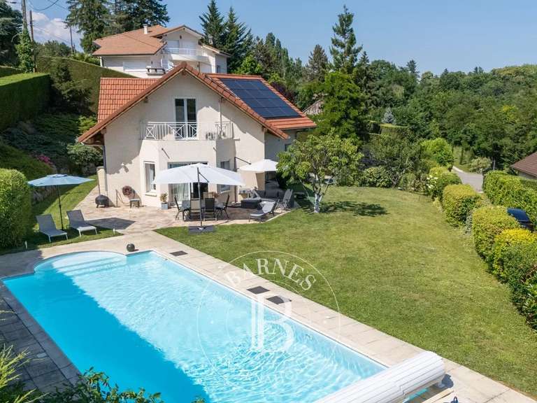 Villa Divonne-les-Bains - 6 chambres - 216m²