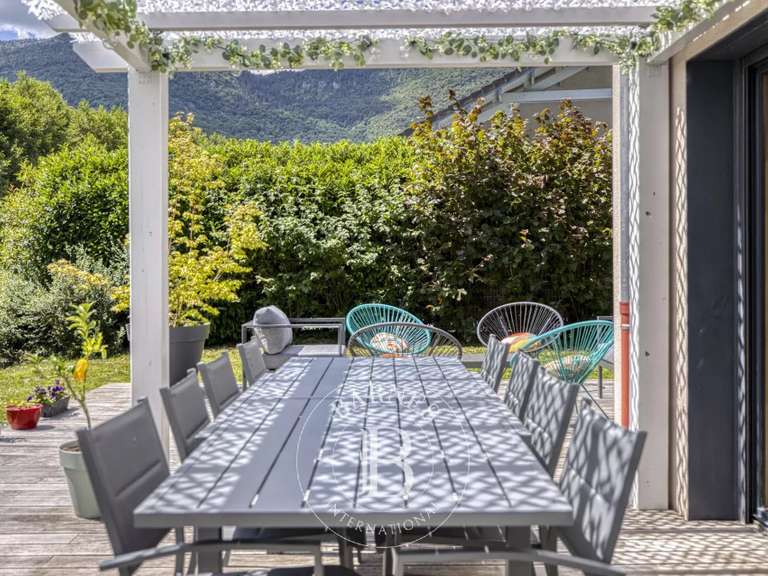 Villa Divonne-les-Bains - 4 chambres - 227m²
