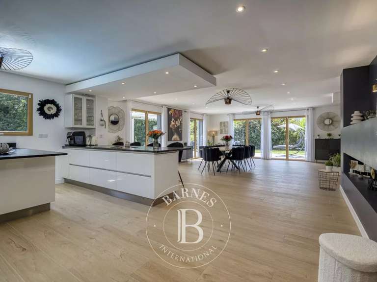 Villa Divonne-les-Bains - 4 chambres - 227m²