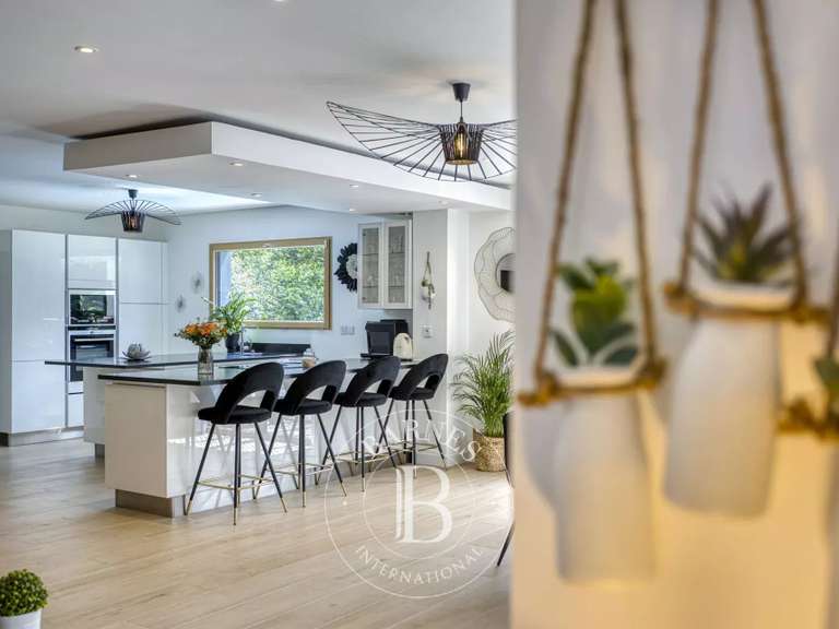 Villa Divonne-les-Bains - 4 chambres - 227m²