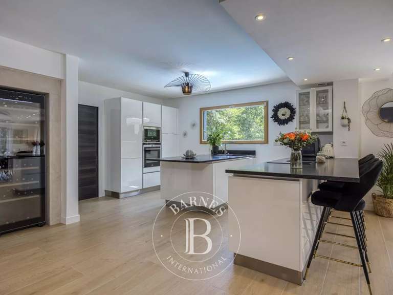 Villa Divonne-les-Bains - 4 chambres - 227m²