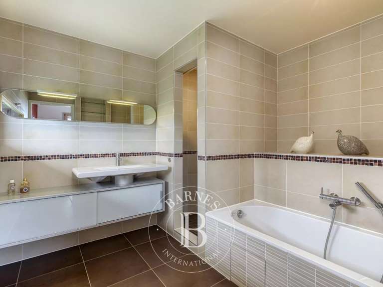 Villa Divonne-les-Bains - 5 chambres - 352m²