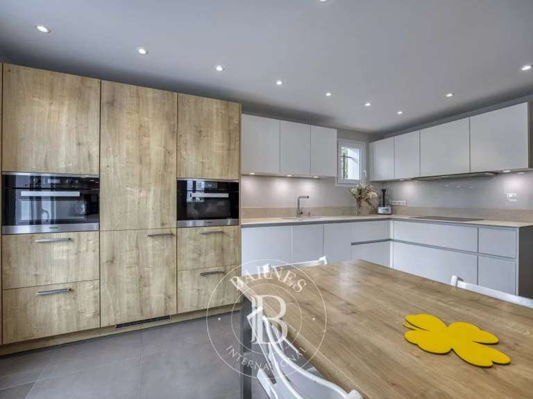 Villa Divonne-les-Bains - 5 chambres - 182m²