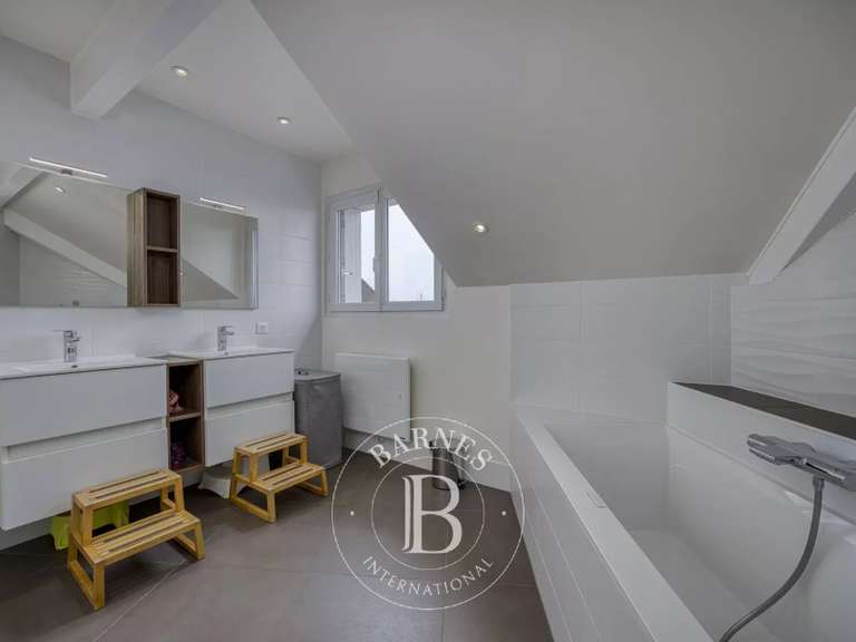 Villa Divonne-les-Bains - 5 chambres - 182m²