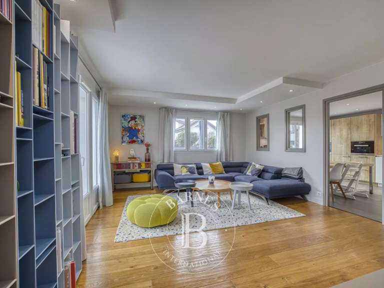 Villa Divonne-les-Bains - 5 chambres - 182m²