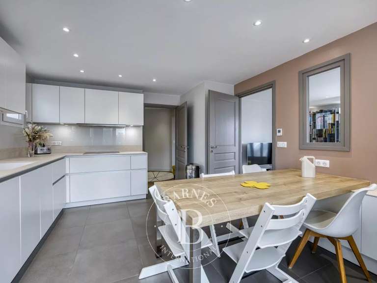 Villa Divonne-les-Bains - 5 chambres - 182m²