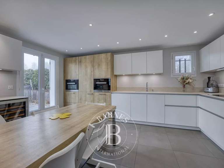 Villa Divonne-les-Bains - 5 chambres - 182m²