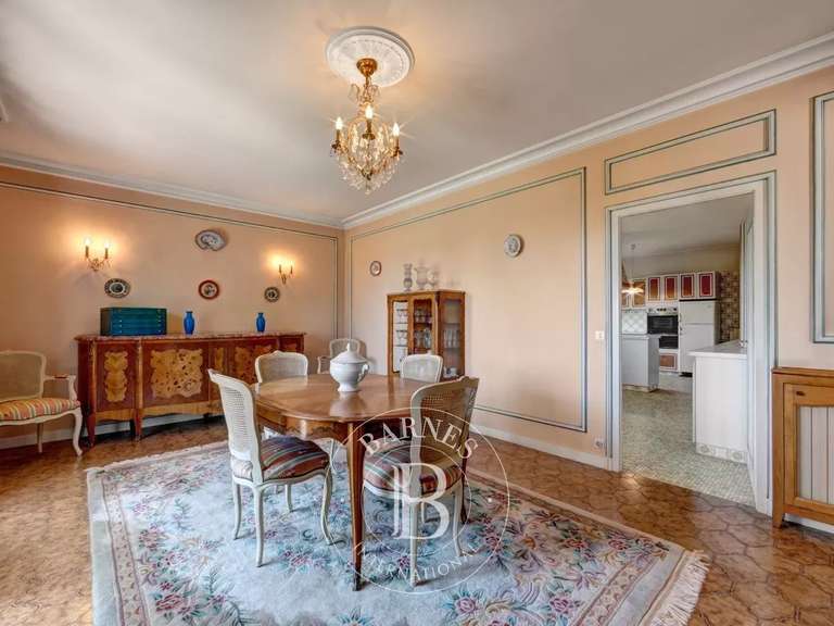 Villa Divonne-les-Bains - 5 chambres - 303m²