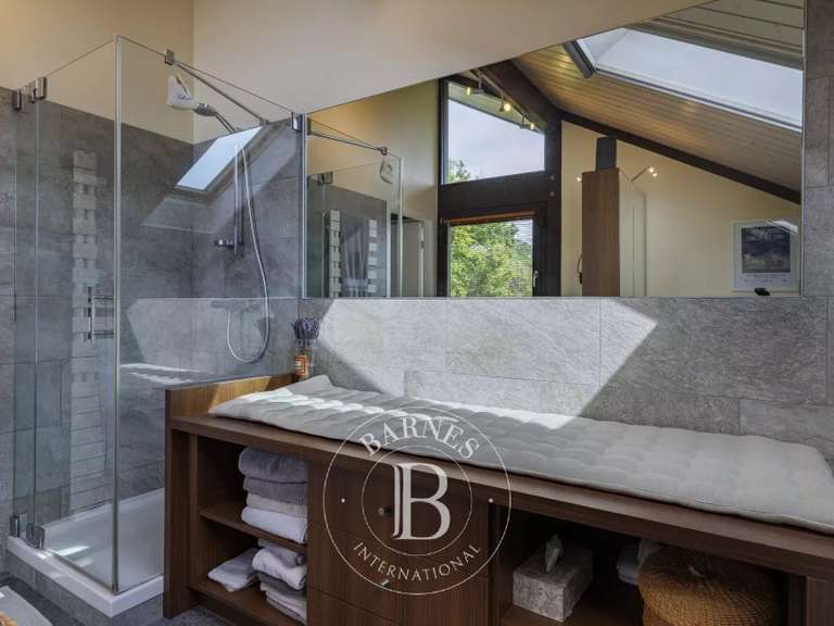 Villa Divonne-les-Bains - 4 bedrooms - 316m²