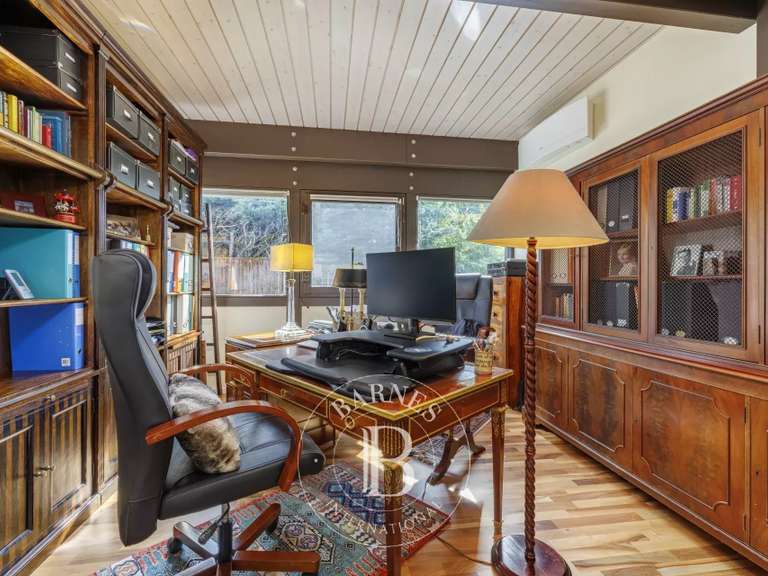 Villa Divonne-les-Bains - 4 bedrooms - 316m²